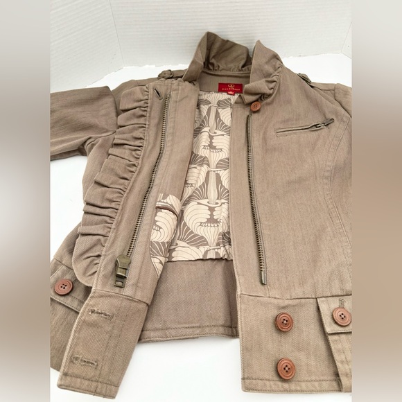 NEW COLE HAAN KHAKI DENIM JACKET DETAILED RUFFLE & ZIPPERED W/ BUTTONS SZ M - Picture 4 of 13